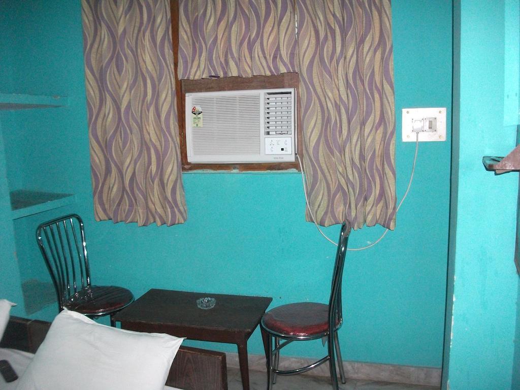 Hare Rama Hare Krishna Guest House Varanasi Room photo