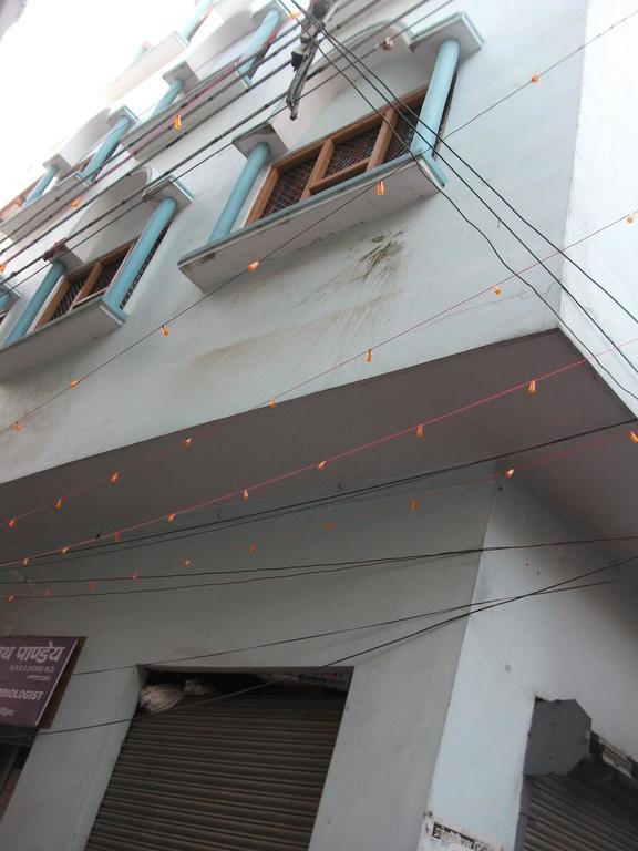 Hare Rama Hare Krishna Guest House Varanasi Exterior photo