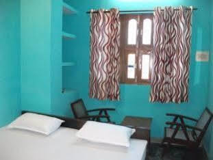 Hare Rama Hare Krishna Guest House Varanasi Exterior photo